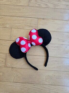 Disney | Minnie Mouse classic black polka-dot red bow ears headband